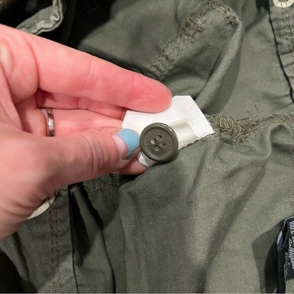 Calvin Klein Jeans Green Utility Rolled Shorts with Belt Size 2 - Picture 7 of 7